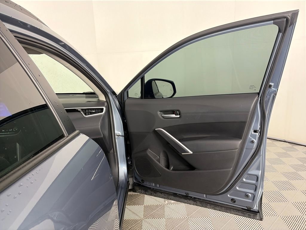 Used 2023 Toyota Corolla Cross XLE w/ Convenience Package AWD/4WD image 29