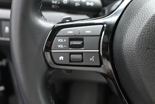 Used 2025 Honda Pilot Touring image 12