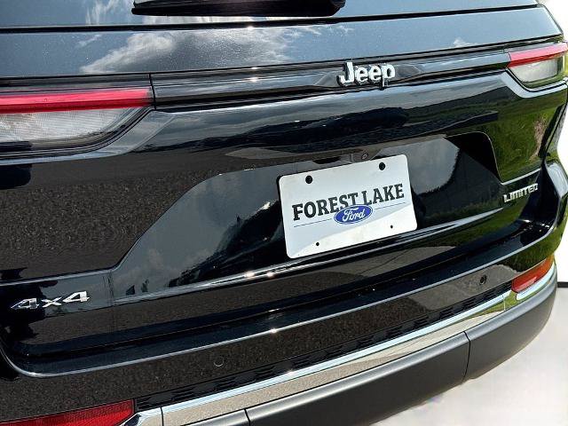Used 2023 Jeep Grand Cherokee Limited w/ Trailer Tow Prep Group (B) AWD/4WD image 22