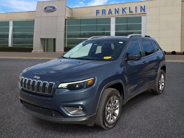 Used 2019 Jeep Cherokee Latitude Plus w/ Cold Weather Group AWD/4WD image 3