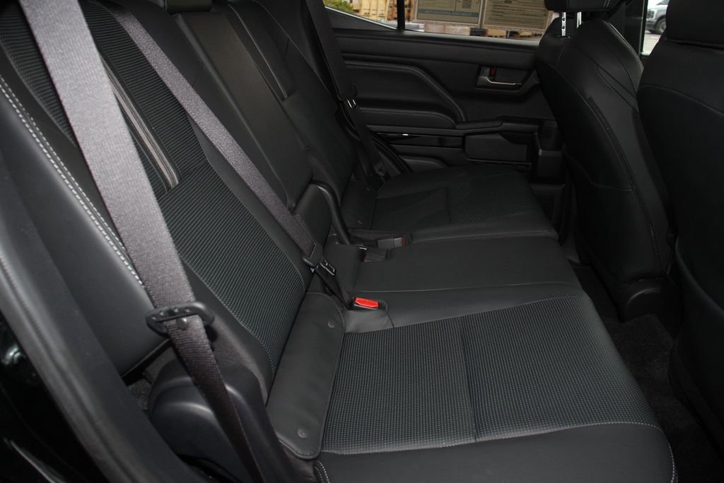 Used 2025 Toyota 4Runner Limited image 26