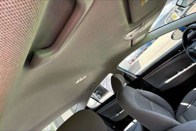 Used 2017 Hyundai Elantra SE image 27