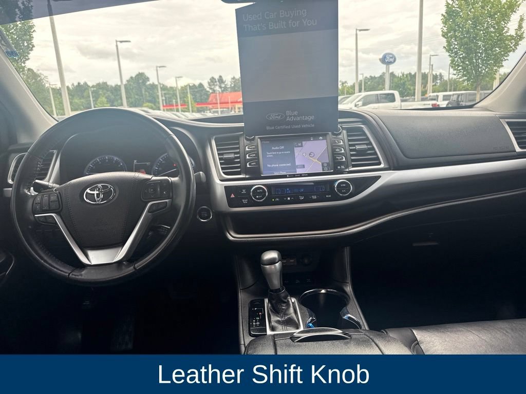 Used 2019 Toyota Highlander XLE AWD/4WD image 19