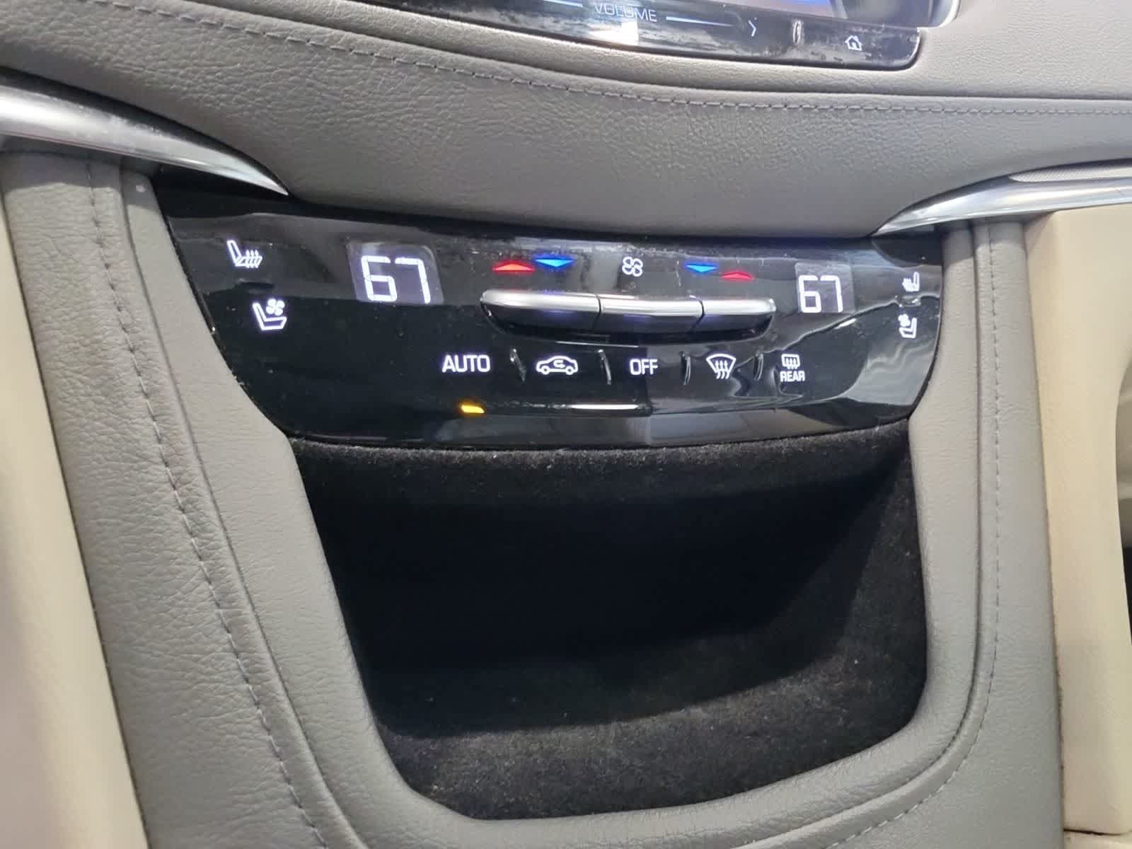 Used 2017 Cadillac XT5 Premium Luxury w/ Driver Assist Package AWD/4WD image 27