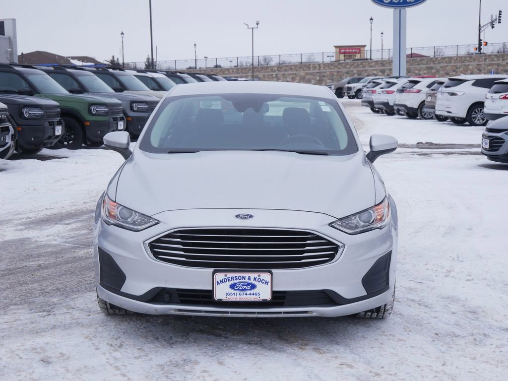Certified 2019 Ford Fusion SE image 2