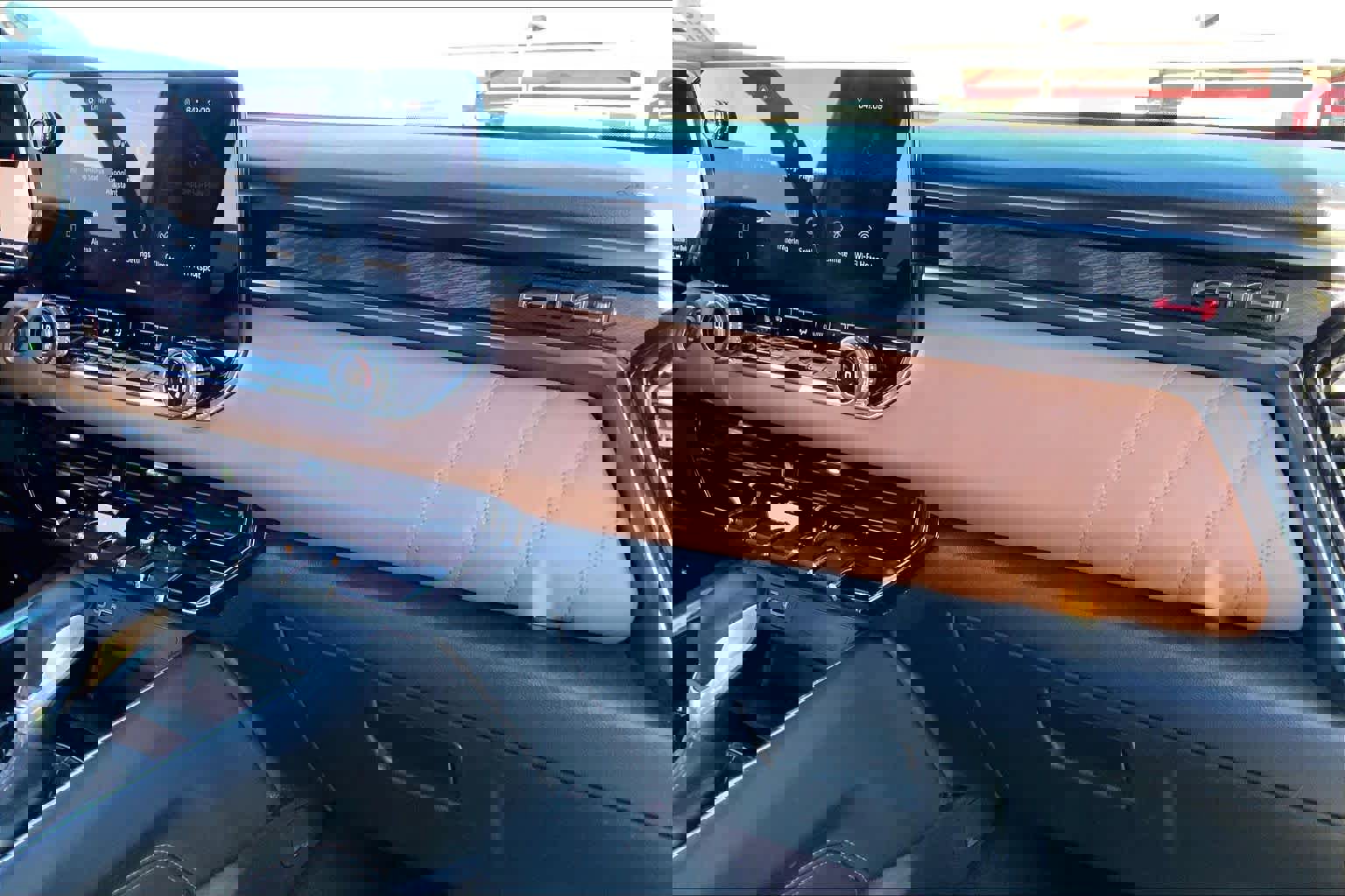 Used 2024 GMC Canyon AT4 image 18