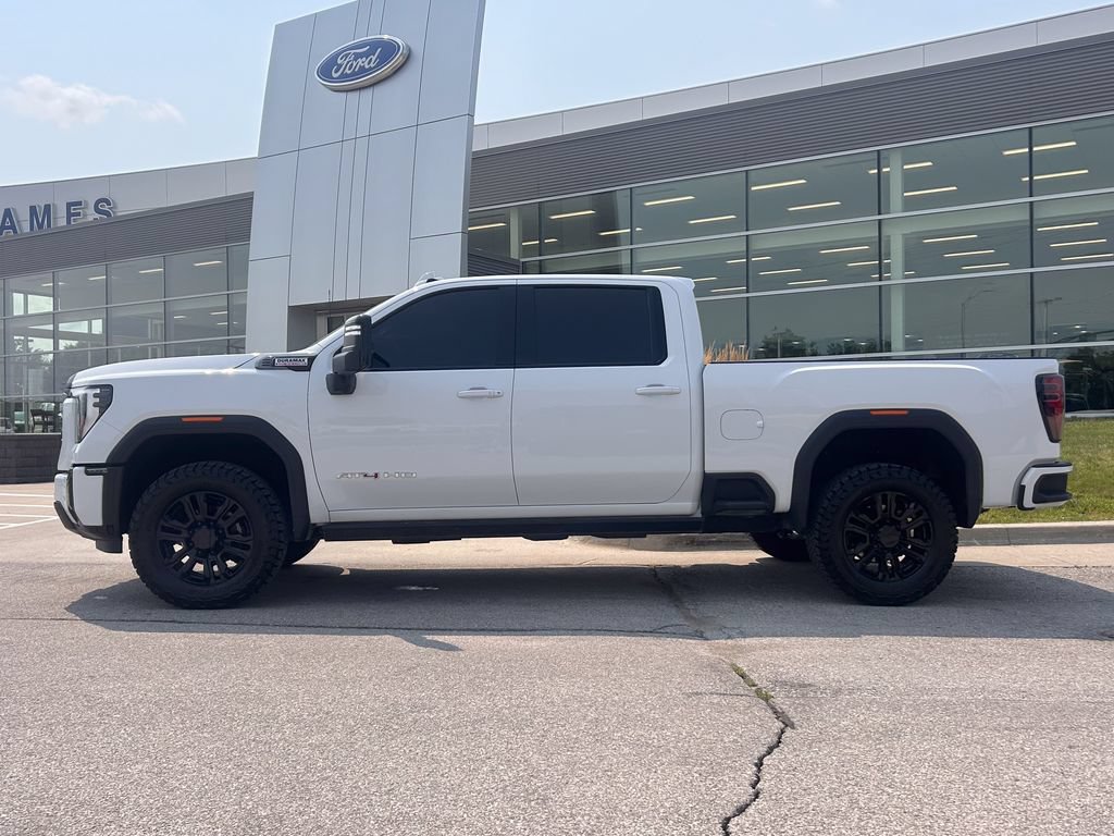 Used 2025 GMC Sierra 2500 AT4 w/ AT4 Premium Plus Package AWD/4WD image 4