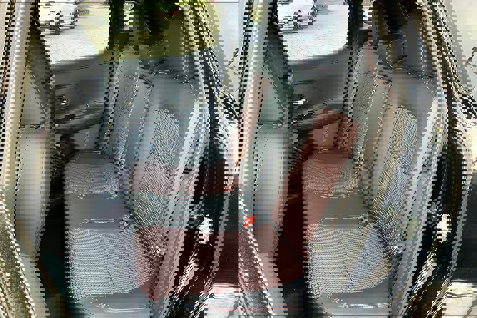 Used 2026 Nissan Kicks SR image 19