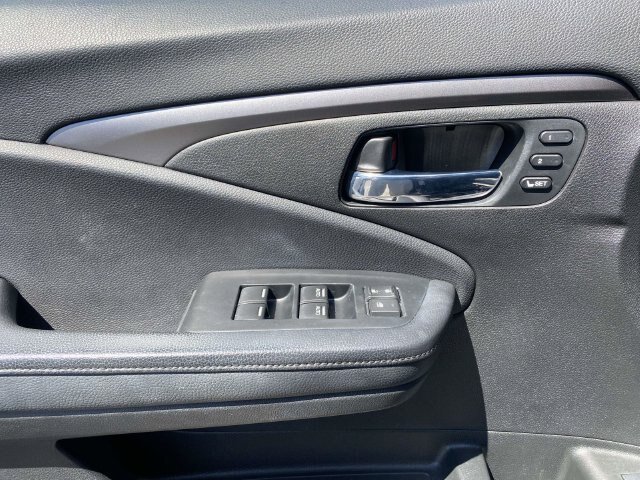 Used 2021 Honda Pilot Special Edition image 16