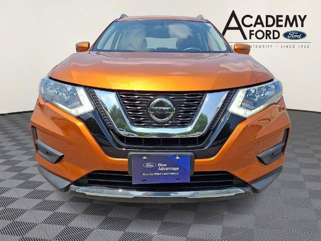 Used 2018 Nissan Rogue SV AWD/4WD image 2