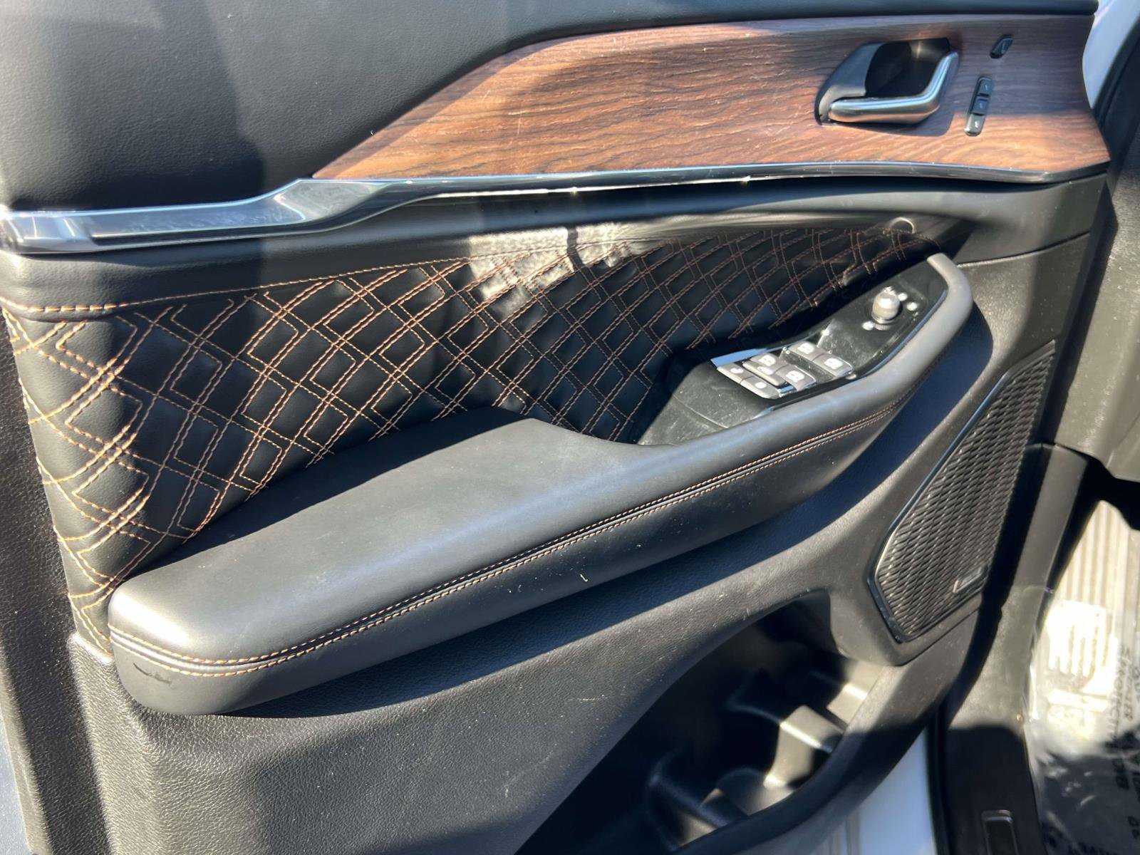 Used 2023 Jeep Grand Cherokee L Summit w/ High Altitude Package image 31