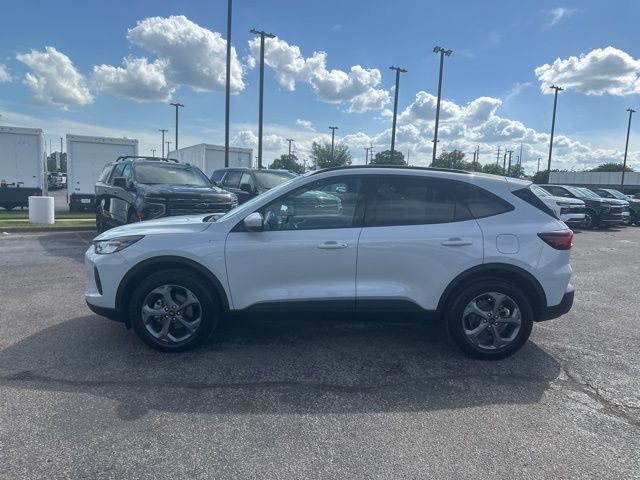 Certified 2025 Ford Escape ST-Line Select AWD/4WD image 6