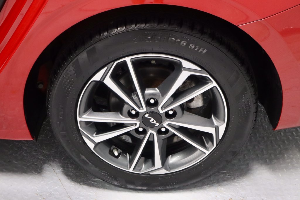 Used 2023 Kia Forte LXS FWD image 18