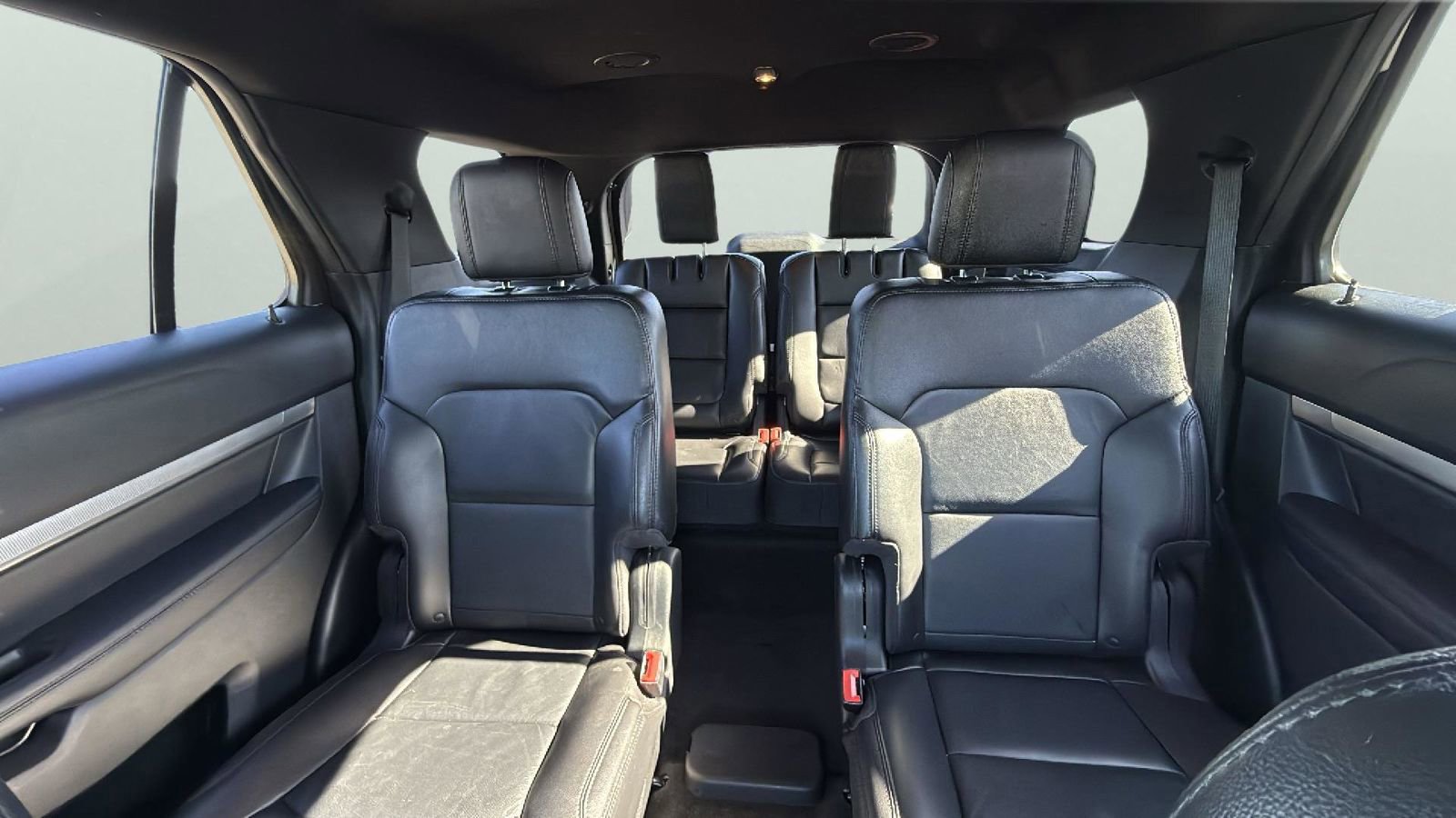 Certified 2018 Ford Explorer XLT w/ Equipment Group 202A image 26