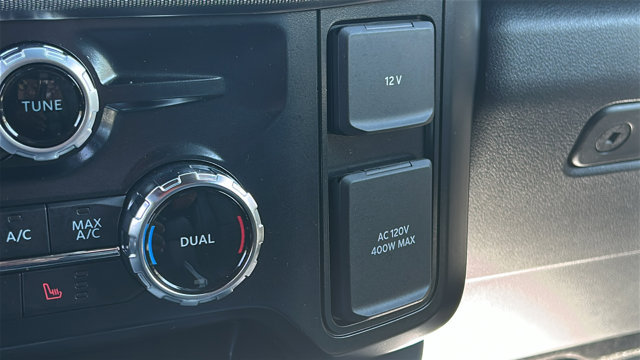 Certified 2025 Ford F250 Platinum w/ Tremor Off-Road Package AWD/4WD image 34