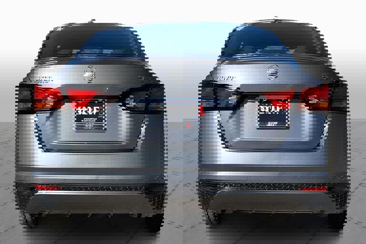 Used 2024 Nissan Altima 2.5 SV image 3