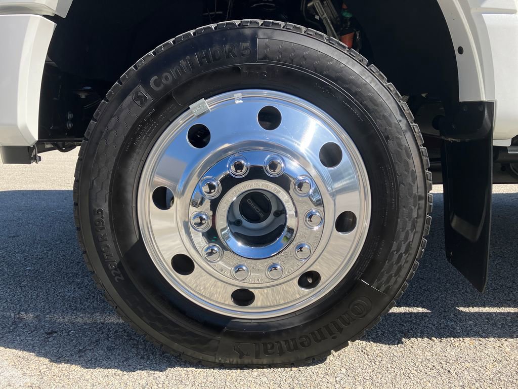 Certified 2025 Ford F450 Platinum w/ FX4 Off-Road Package AWD/4WD image 11