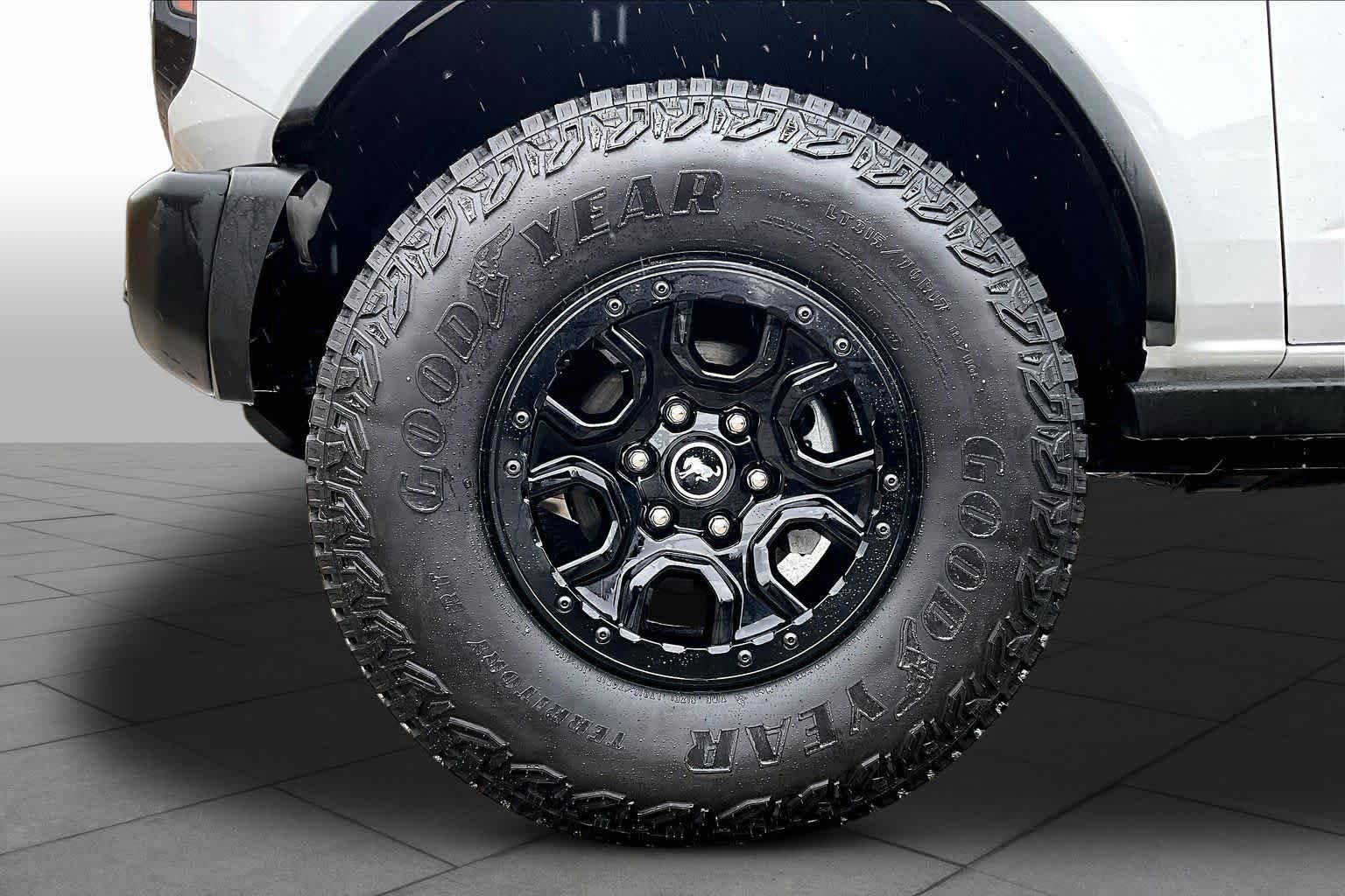 Certified 2025 Ford Bronco Big Bend w/ Black Diamond Package AWD/4WD image 11