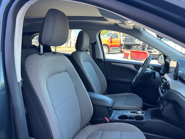 Certified 2022 Ford Escape SE w/ SE Sport Appearance Package AWD/4WD image 24