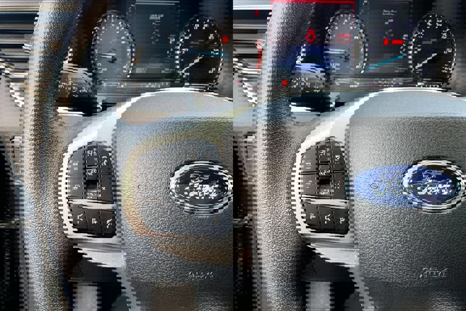 Certified 2022 Ford Explorer XLT w/ Equipment Group 202A image 23