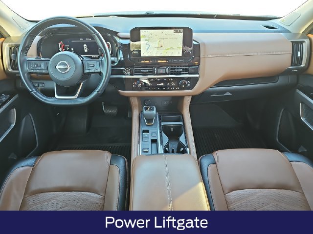 Used 2024 Nissan Pathfinder Platinum FWD image 11