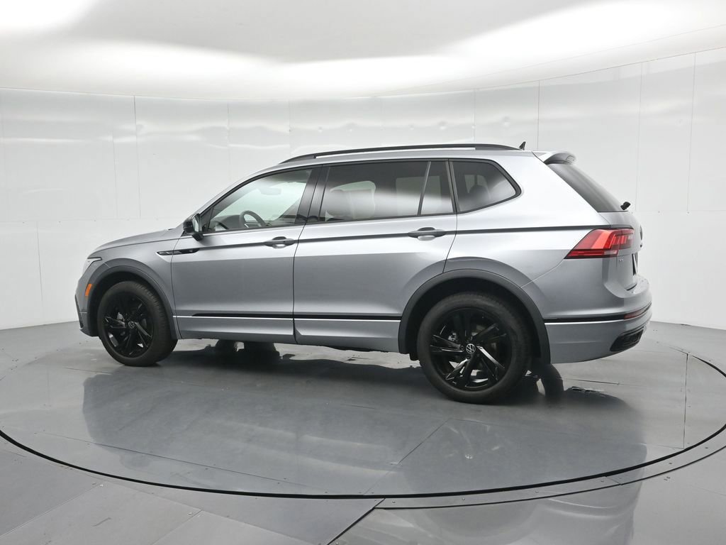Used 2024 Volkswagen Tiguan SE R-Line image 17