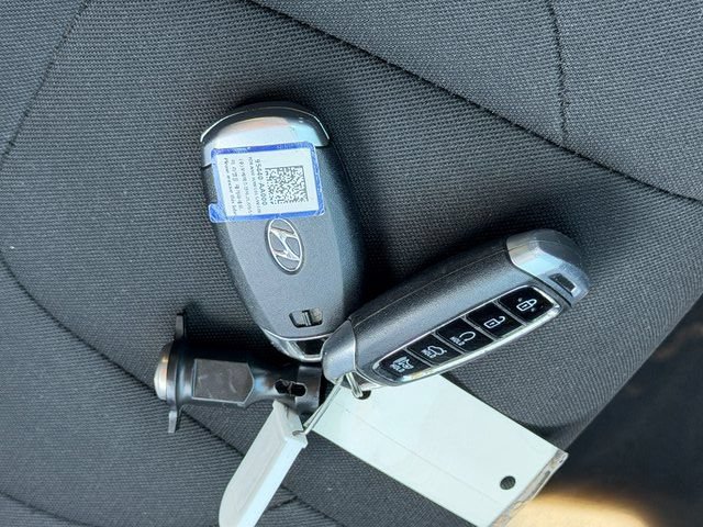 Used 2022 Hyundai Elantra SEL FWD image 33