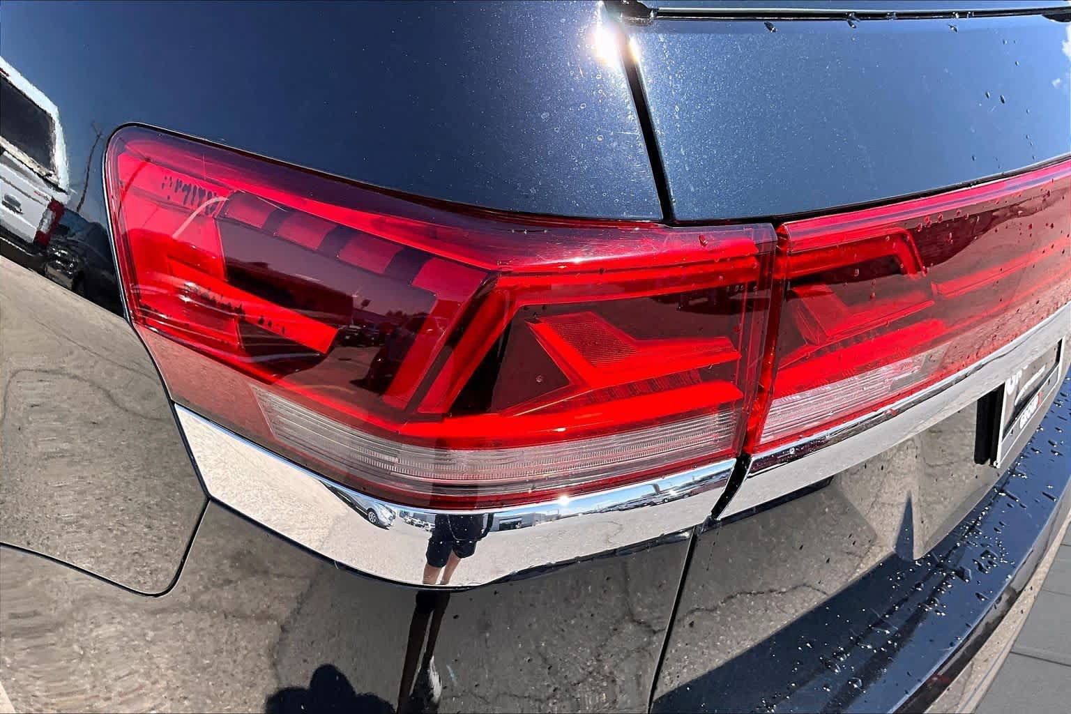 Used 2025 Volkswagen Atlas SE FWD image 28
