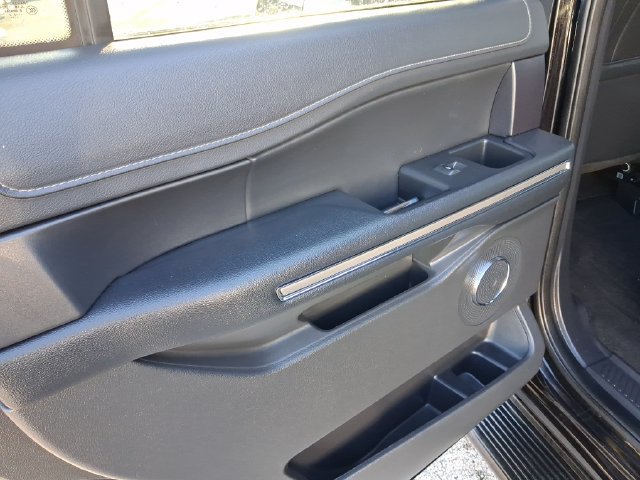 Certified 2024 Ford Expedition XLT RWD image 8