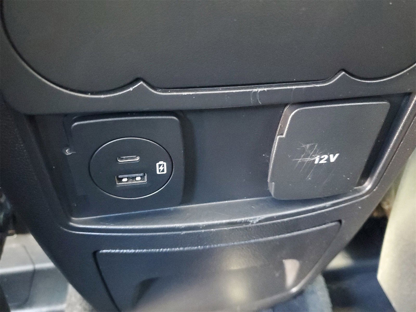 Certified 2022 Ford Explorer XLT w/ Equipment Group 202A image 14