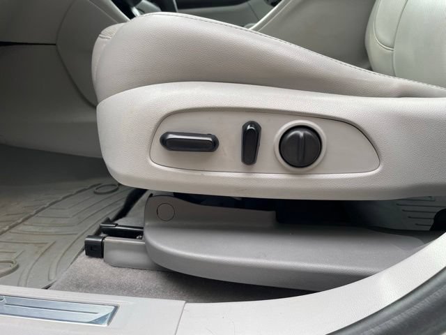 Used 2019 GMC Acadia SLT AWD/4WD image 11