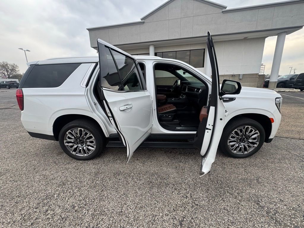 Used 2024 GMC Yukon Denali Ultimate image 8