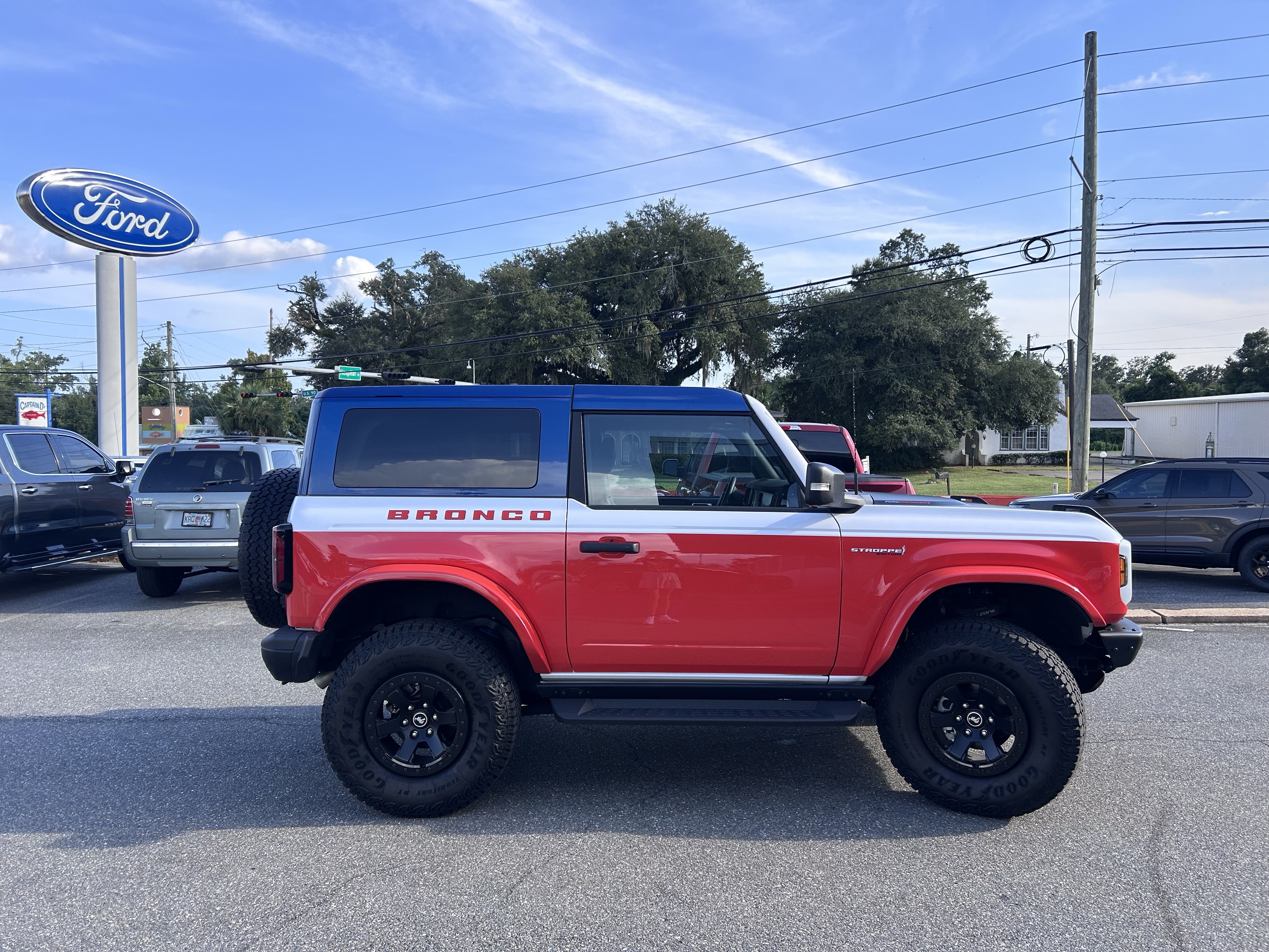 Certified 2025 Ford Bronco Stroppe Edition AWD/4WD image 8