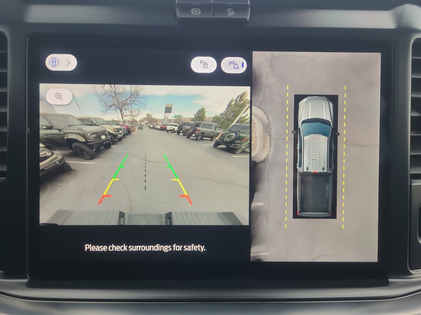 Certified 2025 Ford F350 Lariat w/ Black Appearance Package image 29