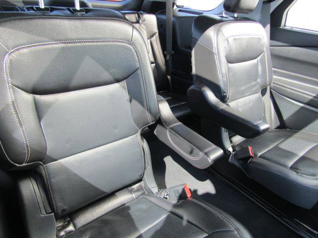 Certified 2023 Ford Explorer Limited w/ Limited Technology Package AWD/4WD image 3