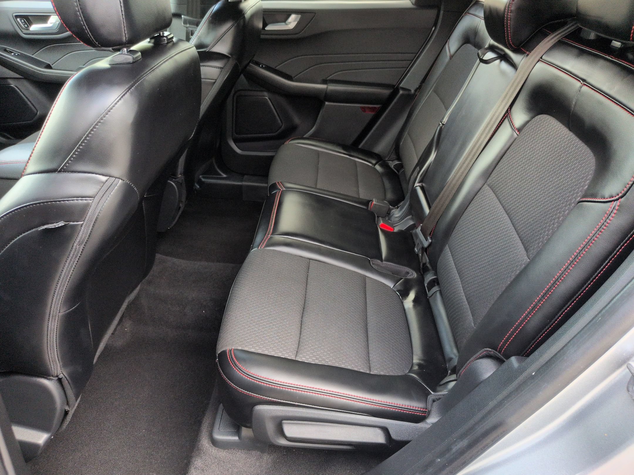 Certified 2024 Ford Escape ST-Line w/ Tech Pack #1 FWD image 31