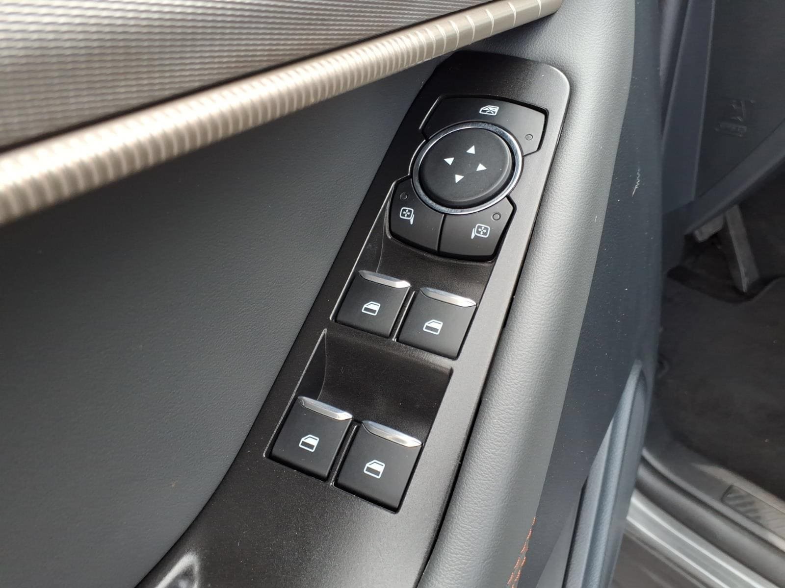 Certified 2025 Ford Explorer Active RWD image 18