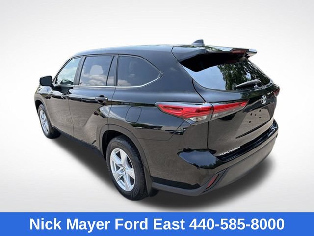 Used 2023 Toyota Highlander LE AWD/4WD image 5