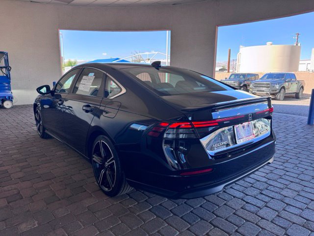 Used 2023 Honda Accord Sport image 3