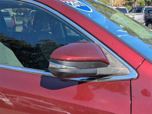 Used 2017 Toyota Highlander LE image 11