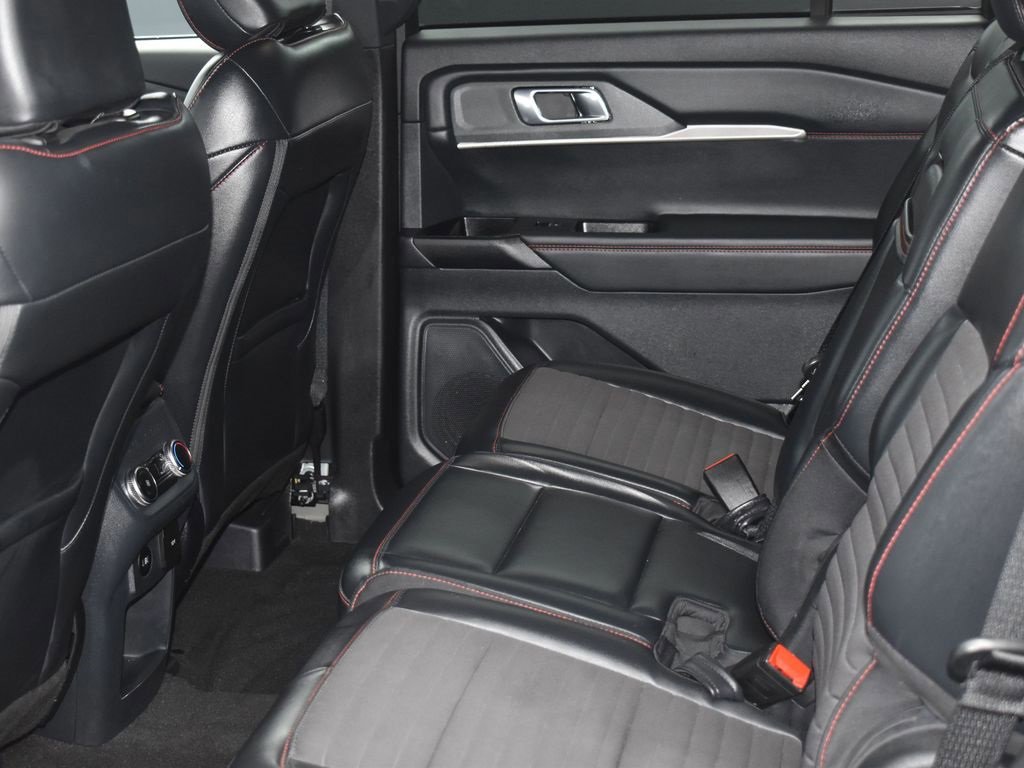 Certified 2025 Ford Explorer ST-Line w/ ST-Line Street Pack image 11