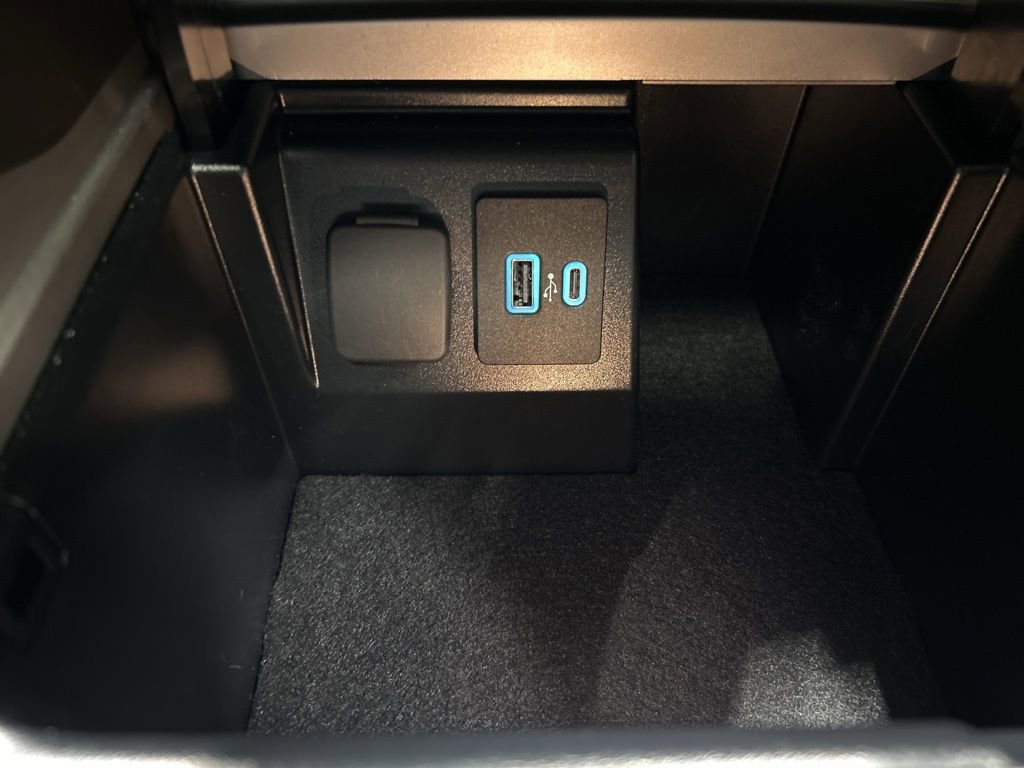 Certified 2023 Ford Explorer Platinum w/ Premium Technology Package image 26