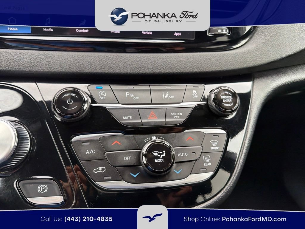 Used 2025 Chrysler Pacifica Select FWD image 12