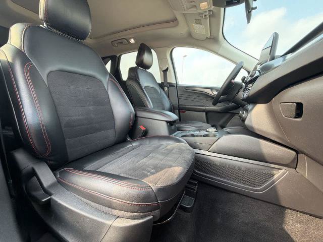 Certified 2021 Ford Escape SEL w/ SEL Stealth AWD Package image 21