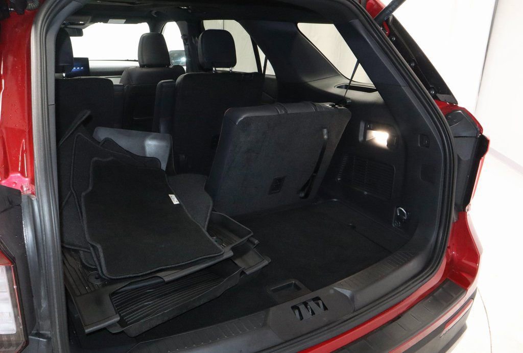Certified 2025 Ford Explorer ST-Line w/ Premium Package image 18