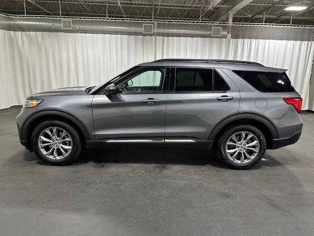 Certified 2022 Ford Explorer XLT w/ Equipment Group 202A AWD/4WD image 8