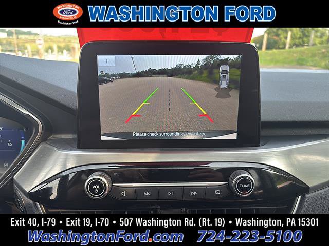 Certified 2022 Ford Escape Titanium AWD/4WD image 23