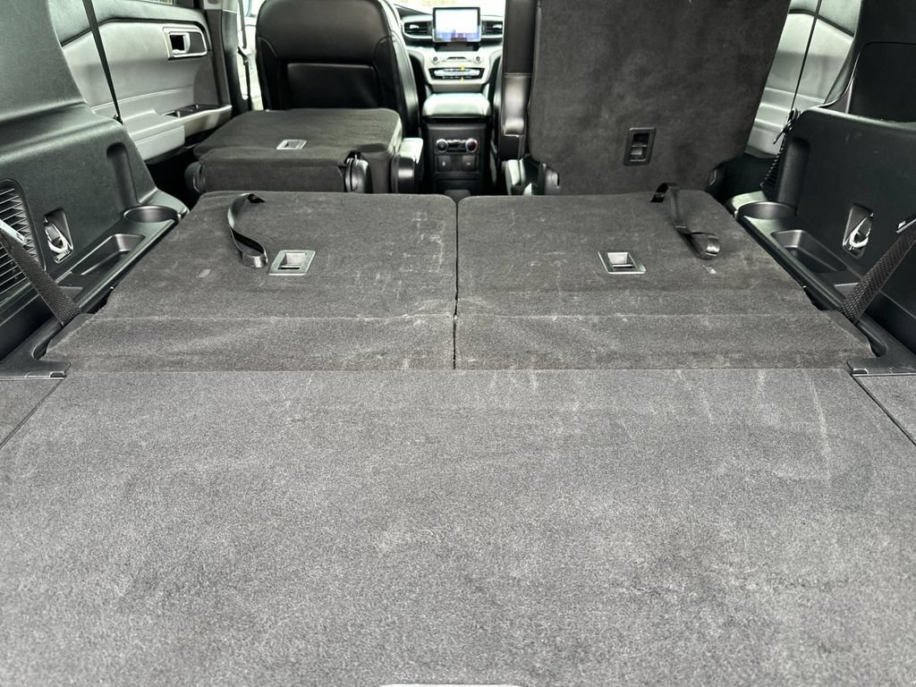 Certified 2023 Ford Explorer XLT w/ Equipment Group 202A RWD image 15