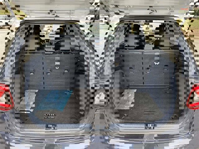 Used 2022 Hyundai Venue Limited image 12