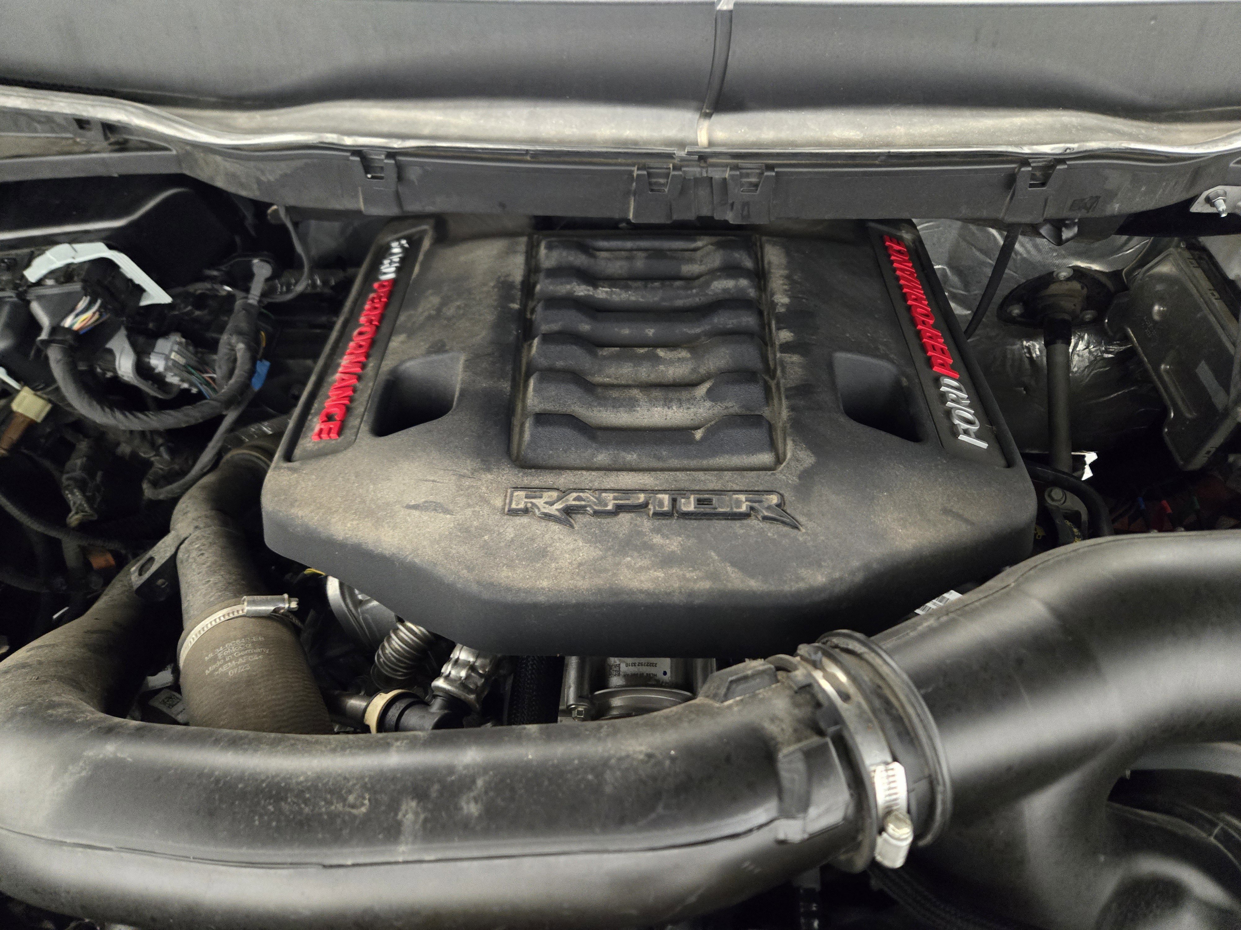 Certified 2023 Ford F150 Raptor w/ Raptor Carbon Fiber Package image 31